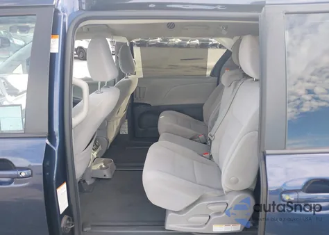 2020 Toyota Sienna Le z USA, uszkodzony, nr VIN 5TDKZ3DC4LS075208